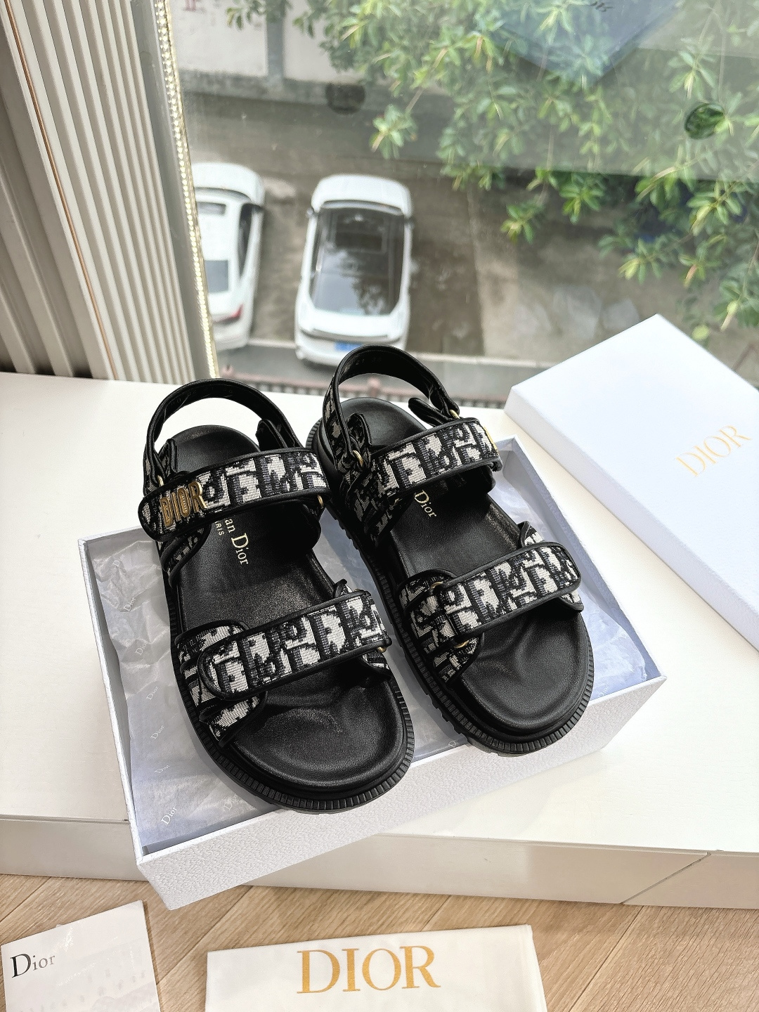 NO:406864,Purchasing grade G133 #Dio 2025 early spring new loafers sandals that you want at a glance are simple, generous, and low-key and luxurious!  Paired with the eye-catching Chanristian Dior logo buckle #very high-end, comfortable and beautiful to wear #you can wear it in spring, summer, autumn and winter!  Imported cowhide embroidered upper, water-dyed cowhide inner sole original sole size35-40 (custom made in 40.41.42), sandals, chanel, dior, dior, loafers, sandals, cowhide19860909代购级G133 #迪奥2025早春新款乐福鞋一眼就想要的凉鞋简单大方‘低调奢华！ 配上醒目的Chanristian Dior标志扣#非常高级 穿着舒适好看而且好搭配#春夏秋冬都以穿！ 鞋面进口牛皮刺绣 内里水染牛皮 鞋底原版鞋底 size35-40（40.41.42订做）,凉鞋,chanel,dior,dior,loafers,sandals,cowhide,Women's Shoes