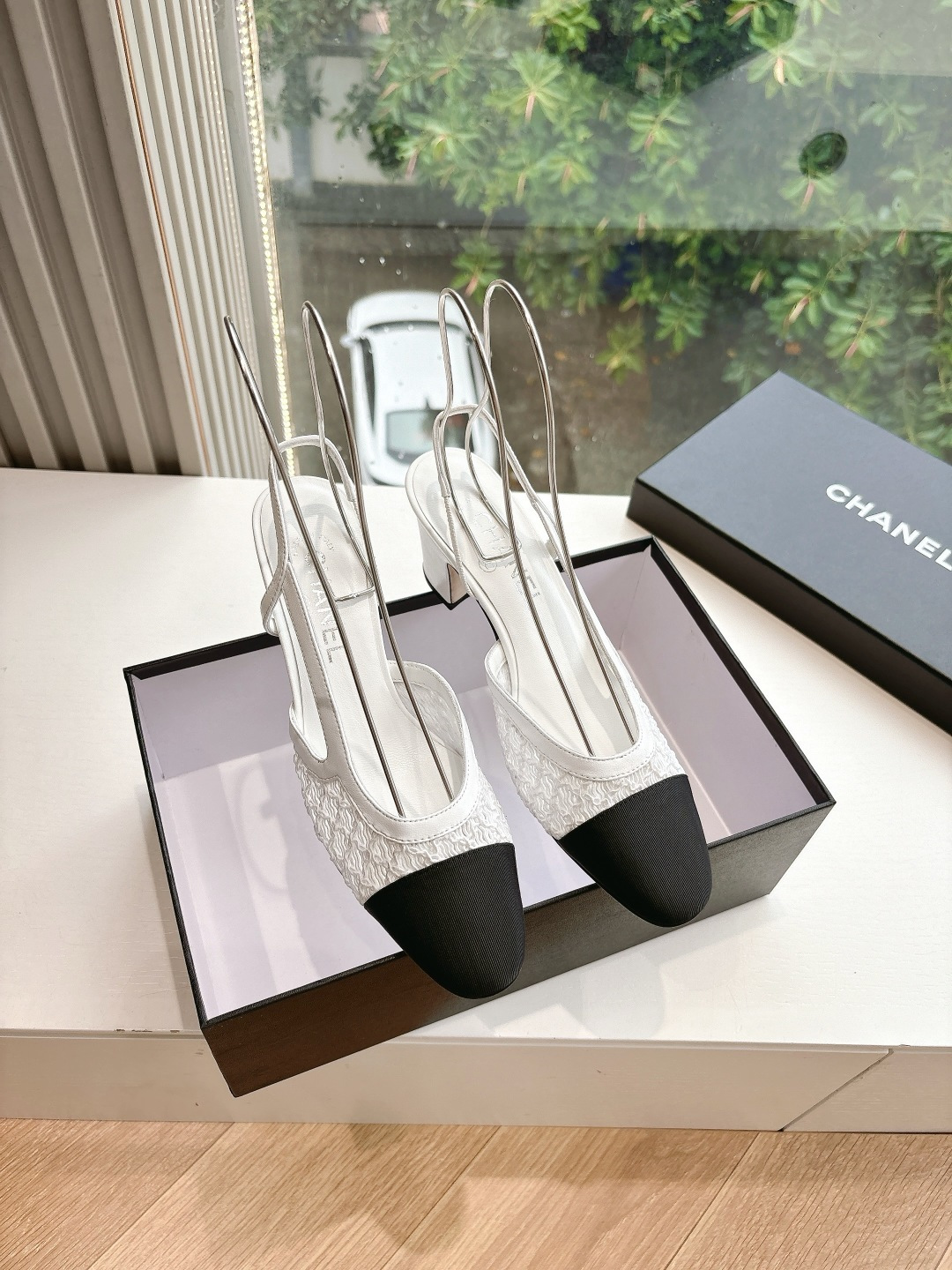 NO:406553,G391 WYSIWYG Purchase Grade CHANE*25s Little Chanel Early Spring Hot Products Weaving Mary Jane Baotou Single Shoes Sandals, It's a real model to keep!  !  It's much more comfortable than the classic Slingback!  Every color makes your feet look white, which makes you look white! It's so cute! It's a hot little fragrance again~ Material original material, inner lining original inner lining sheepskin, outsole genuine leather sole Size: 35-39/(40/41 Customized, no return or replacement), sandals, chanel, chanel, sandals, mary jane, sheepskin19860909G391所见即所得代购级CHANE*25s小香奈儿早春爆品编织玛丽珍包头单鞋凉鞋 妥妥的自留款！！比经典款Slingback舒服太多啦！每个颜色上脚都很显白 的显白利器!好嗲啊!又是火爆的小香~ 材质原版材质 内里原版内里羊皮 大底真皮鞋底 码数:35-39/(40/41定制不退不换),凉鞋,chanel,chanel,sandals,mary jane,sheepskin,Women's Shoes