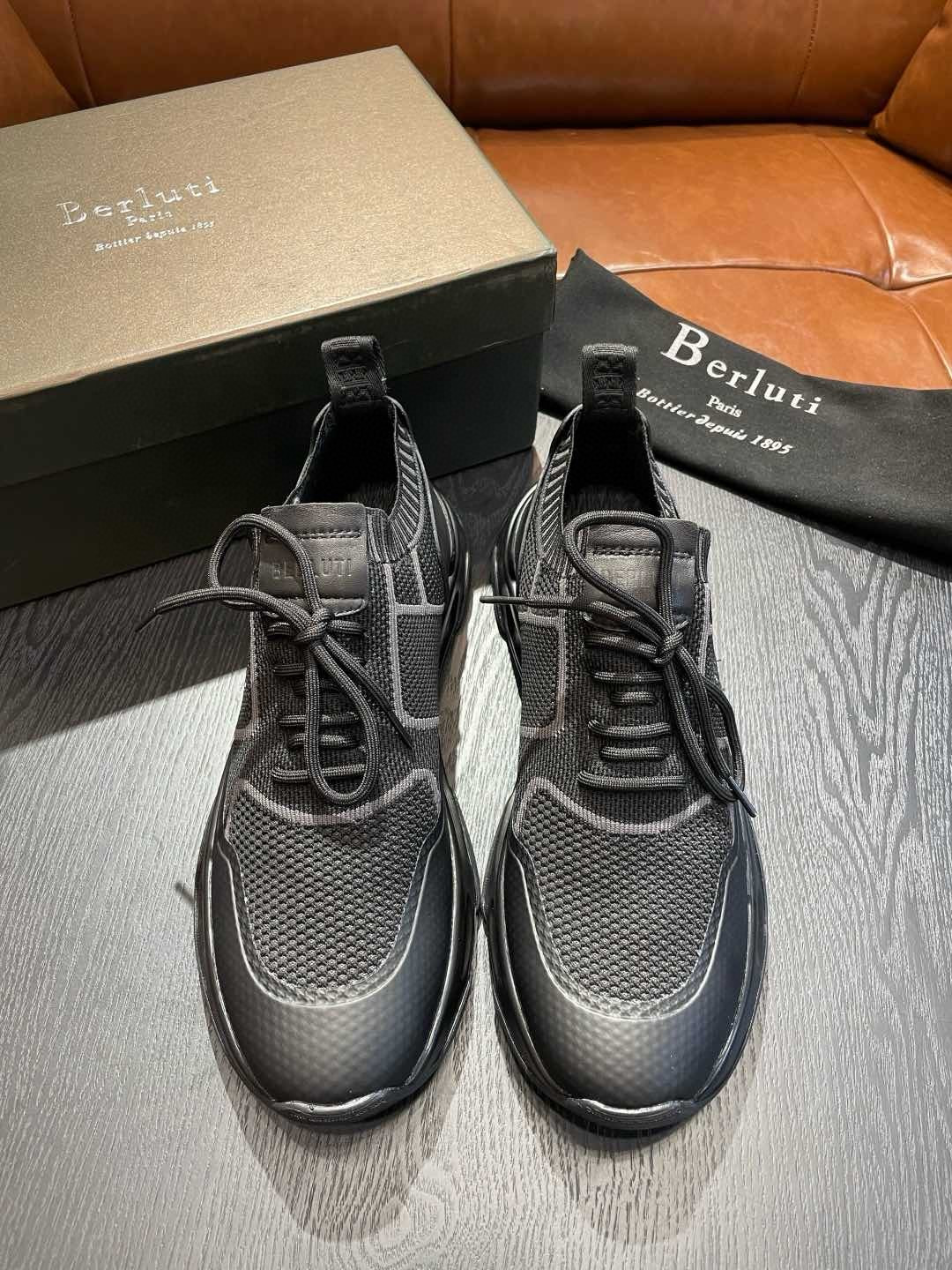 NO:284338,Berlut* Shadow men's sports shoes, these pair of socks are made of light and extremely tough knitted fabric, high-density fly knitted, matched with the signature calfskin embryo hand-painted color-changing technology, restoring the ZP double-layer brand logo footbed, the inner is flat and comfortable, original code!  Exclusive private model bottom. Size39-44 (38.45.46 can be customized),, sneakers, cowhide, socks19860909布鲁提 Berlut* Shadow男士运动鞋履 ,这双袜子鞋用轻盈且极富韧性的针织面料,高密度飞织制成,搭配招牌的小牛皮皮胚手工擦色改色工艺,还原ZP双层品牌logo垫脚 内里平整舒适 ,原版标码！独家私模大底. Size39-44（38.45.46可定做）,,sneakers,cowhide,socks,Men's shoes