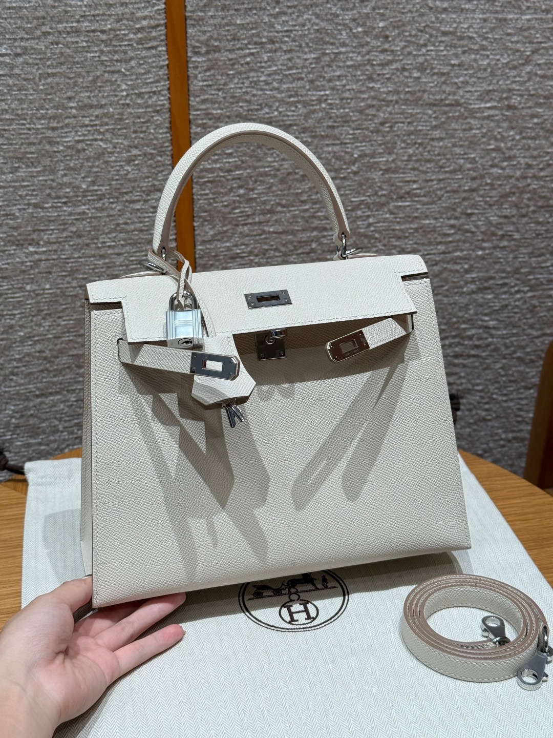 Hermès 25cm (Craie)