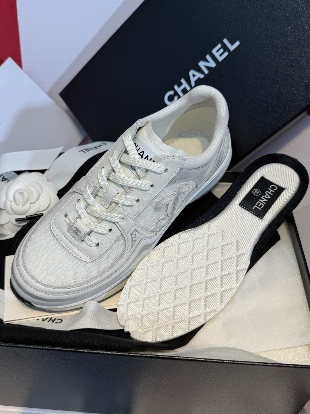 NO:722803,The inner fabric is marked with the brand logo, and the workmanship is exquisite. The matching insole has detailed texture and full resilience!  ,casual shoes/sports shoes,sneakers19860909内里布标品牌标识,做工精致 对版鞋垫,细节质感 回弹性十足！,休闲鞋/运动鞋,sneakers,Women's Shoes