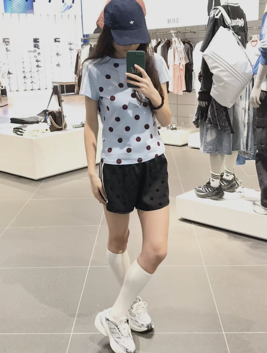 Fotos de efecto sin marca de agua 𝟬𝟱𝟯𝟴#@𝟳𝟬𝗮𝗱𝗶𝗱𝗮𝘀 Adidas trébol camiseta ajustada de lunares ✨ Puntos clave …