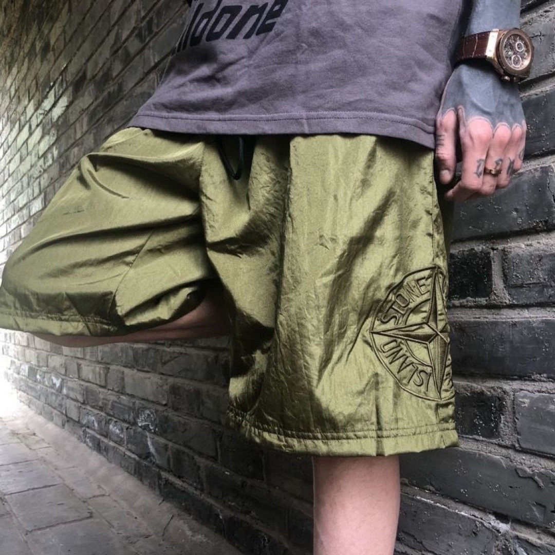 Imagen de efecto sin marca de agua 𝟬𝟱𝟯𝟱#@𝟲𝟴 𝗦𝗧𝗢𝗡𝗘𝗜𝗦𝗟𝗔𝗡𝗗/ Stone Island pantalones cortos de b…