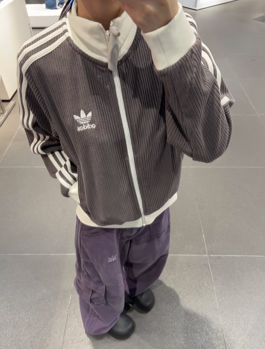 Imagen de efecto sin marca de agua 𝟭𝟬𝟴𝟬𝟬#@𝟭𝟯𝟬 Chaqueta deportiva de mujer, delgada y corta, 𝗔𝗗𝗜𝗗𝗔𝗦/Adidas…