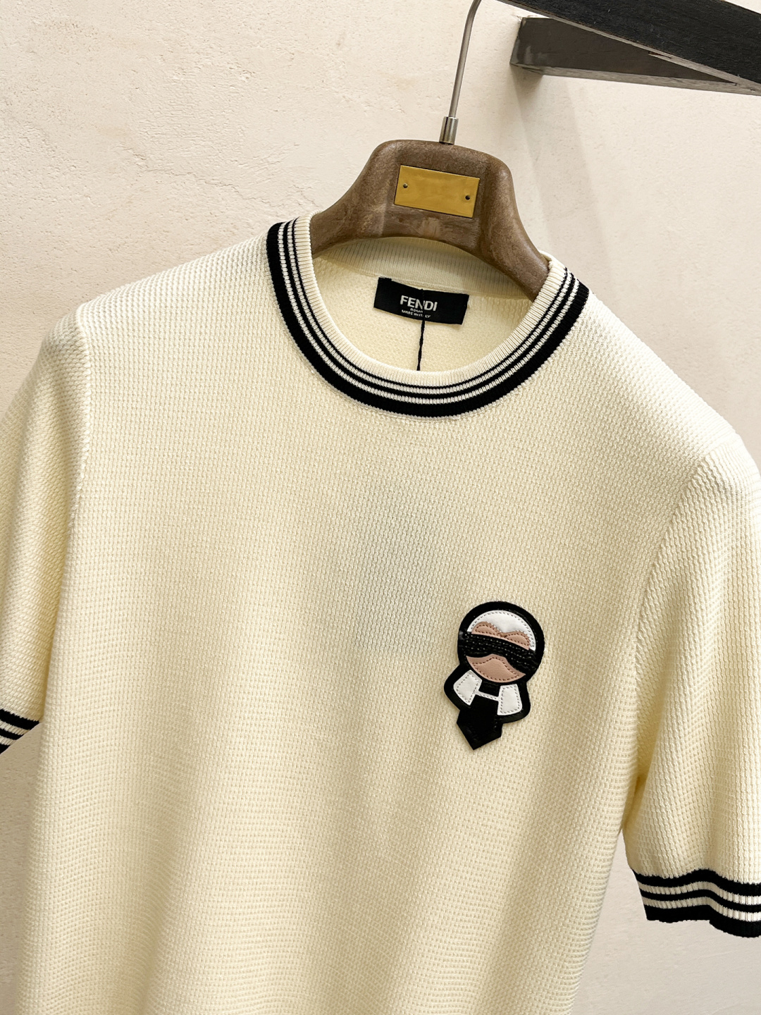 2026春夏新款男士顶级圆领针织短袖T恤，品牌最新设计元素！既不单调也不复杂,恰到好处的展现品味！客供定