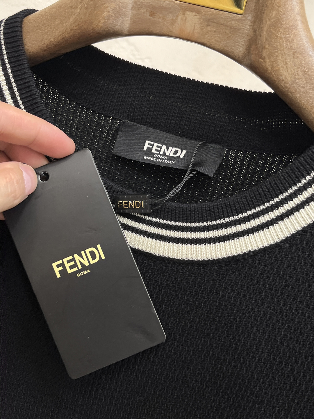 2026春夏新款男士顶级圆领针织短袖T恤，品牌最新设计元素！既不单调也不复杂,恰到好处的展现品味！客供定