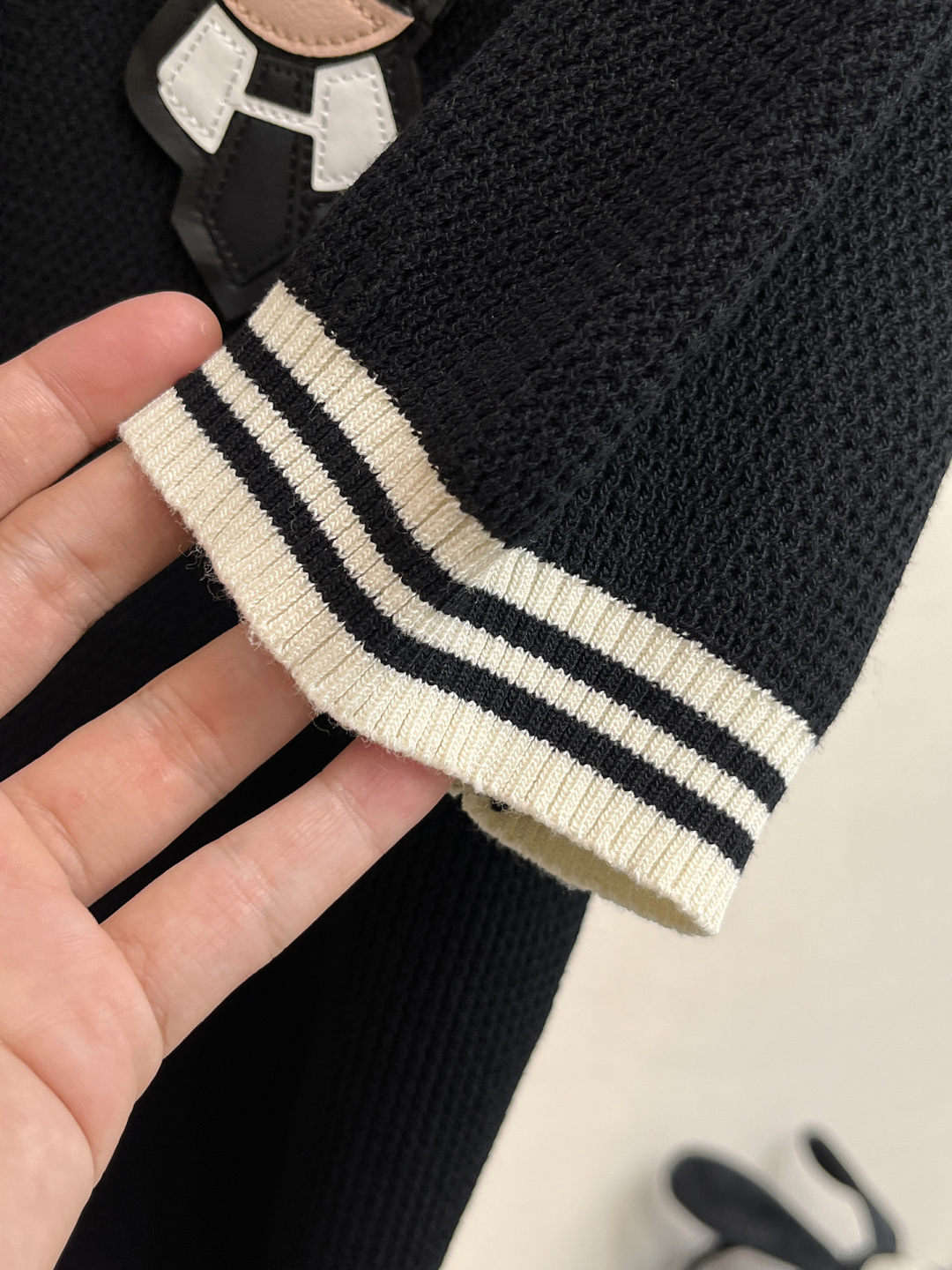 2026春夏新款男士顶级圆领针织短袖T恤，品牌最新设计元素！既不单调也不复杂,恰到好处的展现品味！客供定