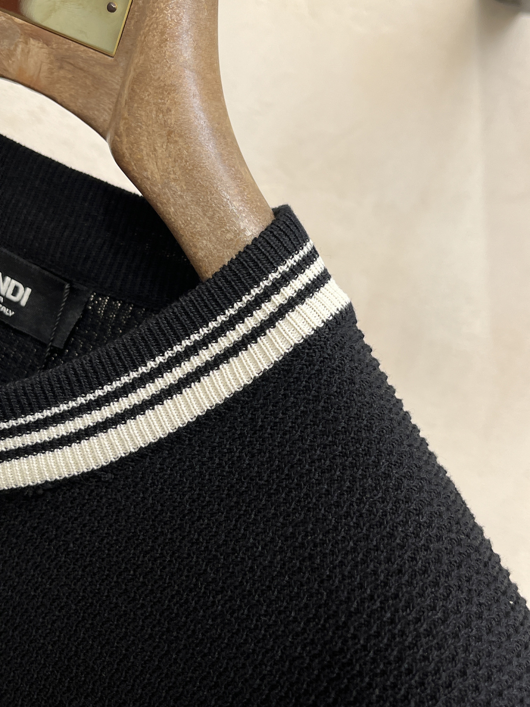 2026春夏新款男士顶级圆领针织短袖T恤，品牌最新设计元素！既不单调也不复杂,恰到好处的展现品味！客供定