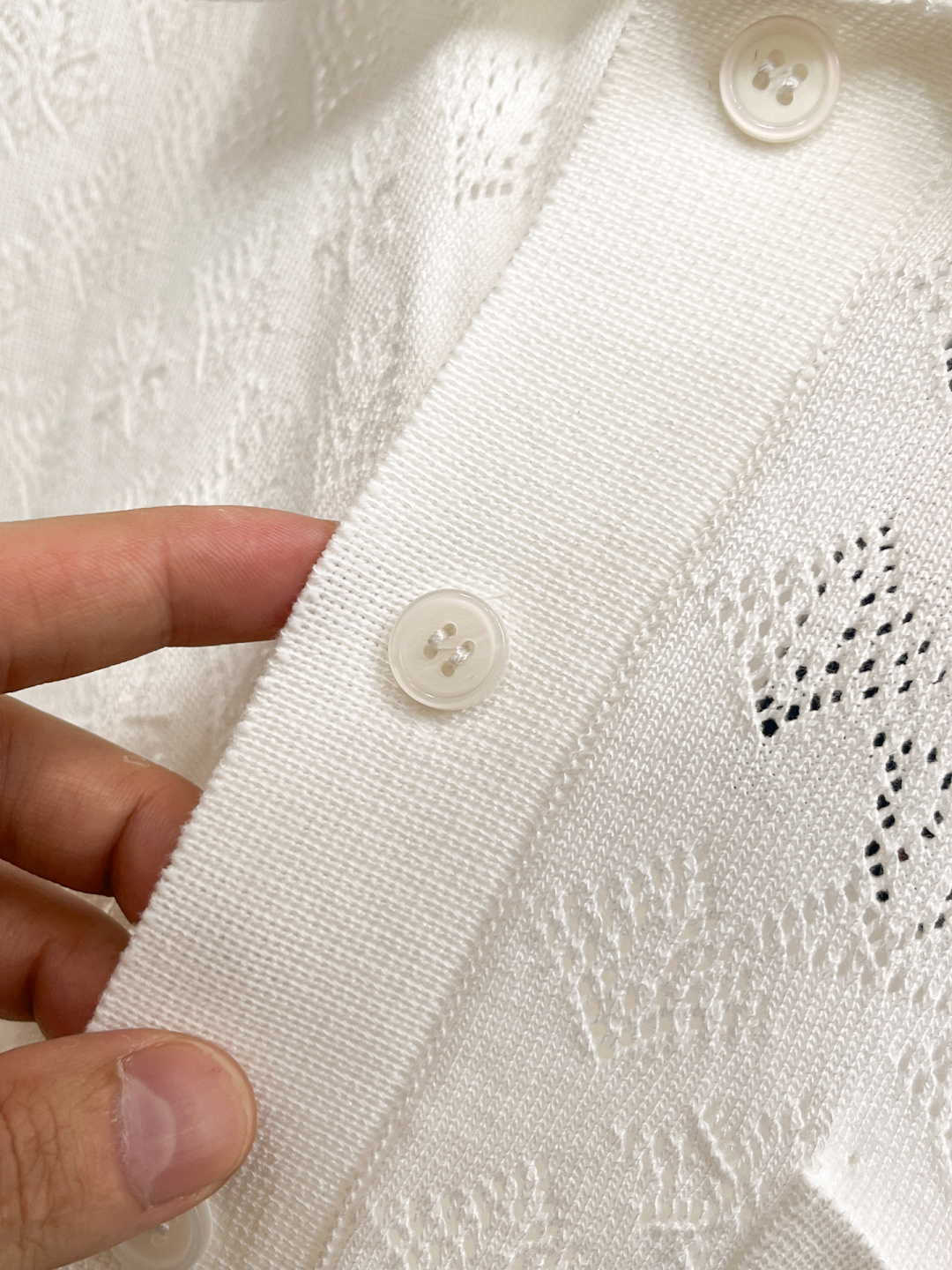 LV 2026春夏新款男士顶级翻领针织短袖T恤，品牌最新设计元素！既不单调也不复杂,恰到好处的展现品味！