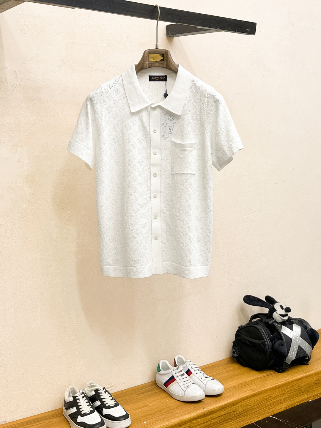 LV 2026春夏新款男士顶级翻领针织短袖T恤，品牌最新设计元素！既不单调也不复杂,恰到好处的展现品味！