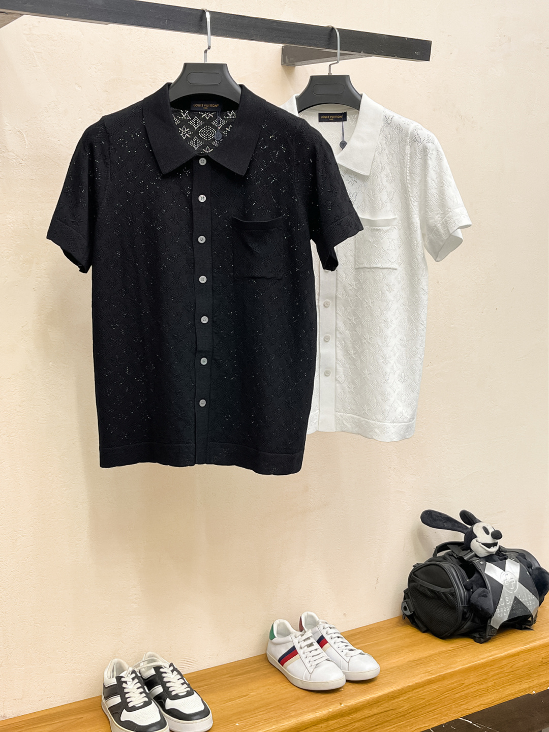 LV 2026春夏新款男士顶级翻领针织短袖T恤，品牌最新设计元素！既不单调也不复杂,恰到好处的展现品味！