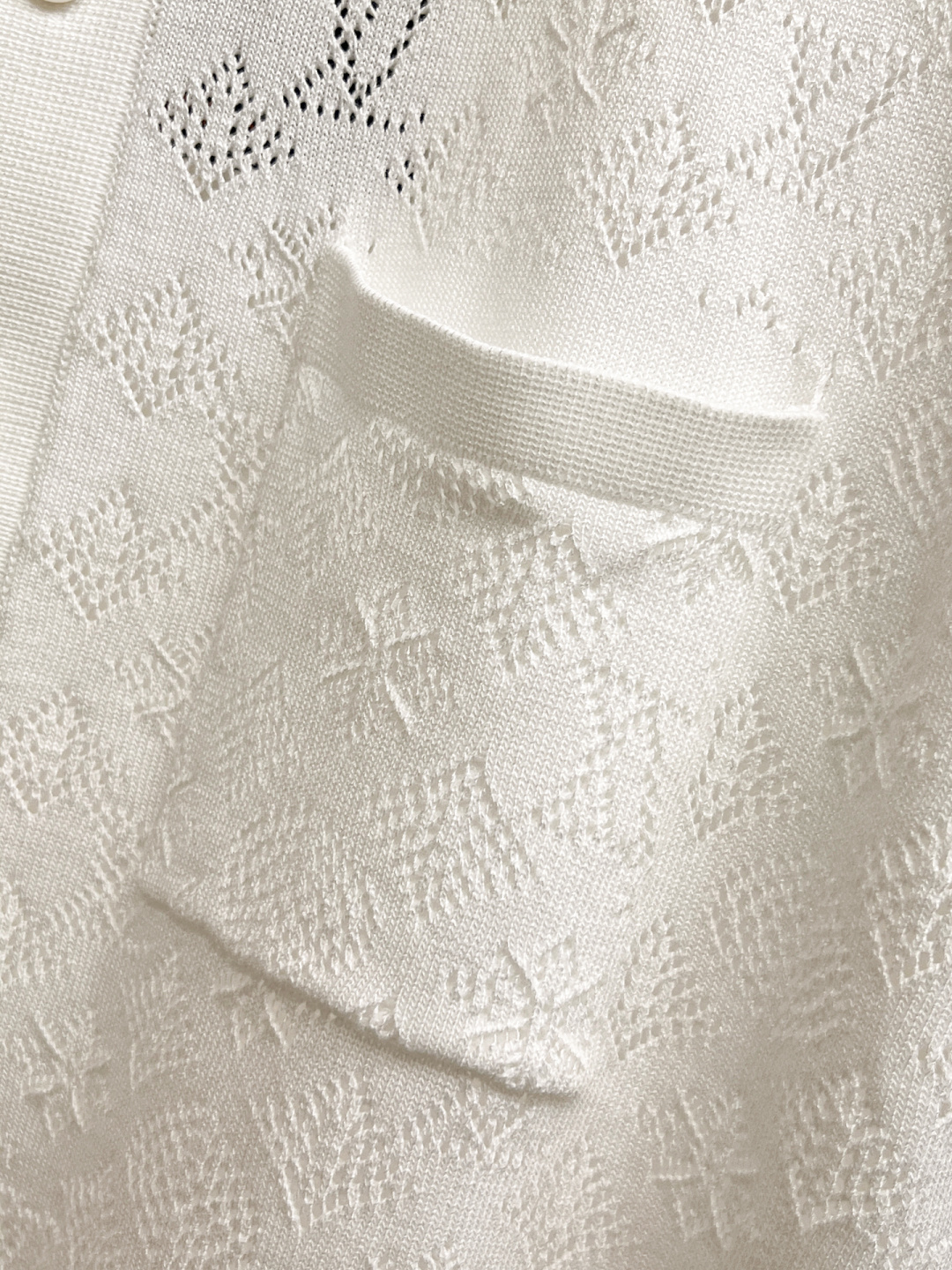 LV 2026春夏新款男士顶级翻领针织短袖T恤，品牌最新设计元素！既不单调也不复杂,恰到好处的展现品味！