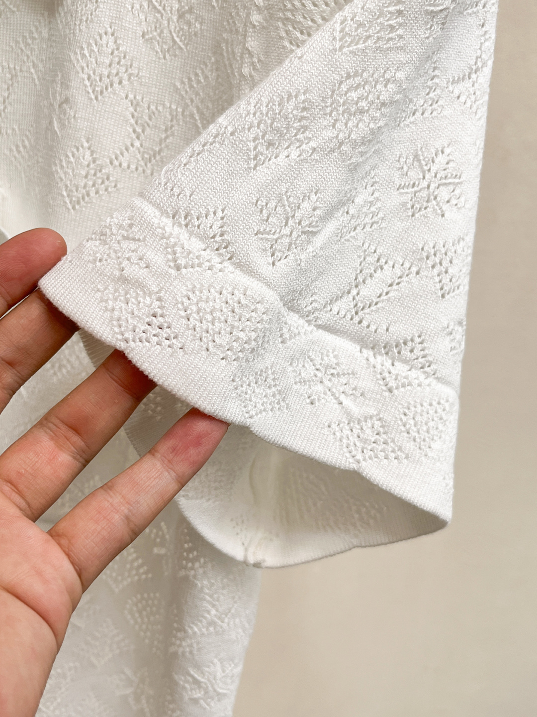 LV 2026春夏新款男士顶级翻领针织短袖T恤，品牌最新设计元素！既不单调也不复杂,恰到好处的展现品味！