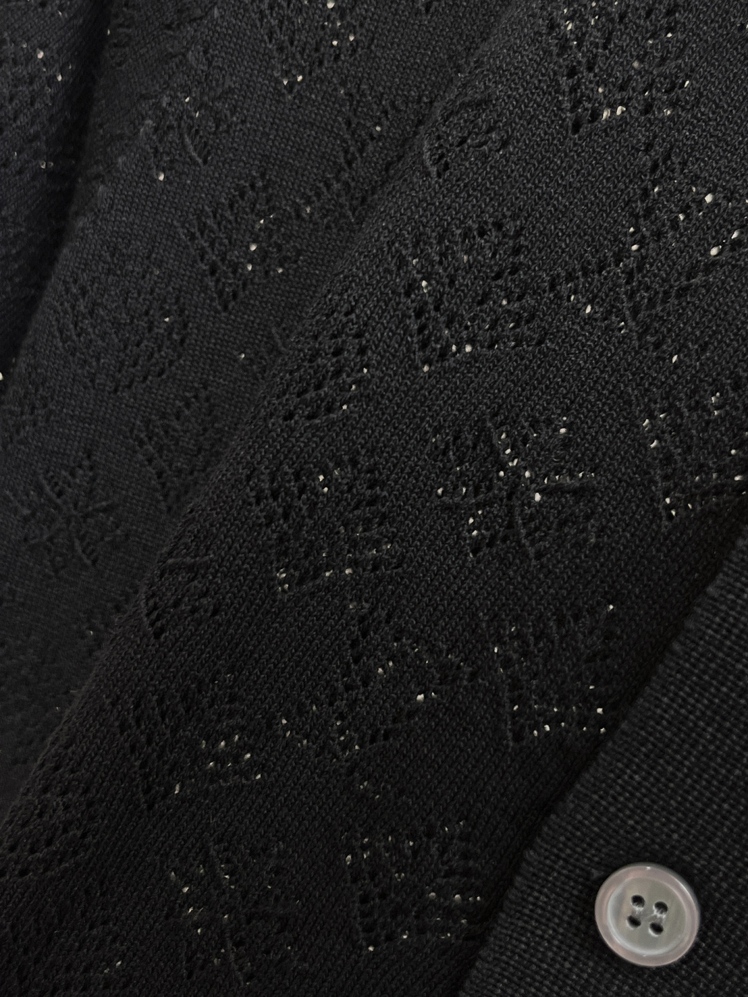 LV 2026春夏新款男士顶级翻领针织短袖T恤，品牌最新设计元素！既不单调也不复杂,恰到好处的展现品味！