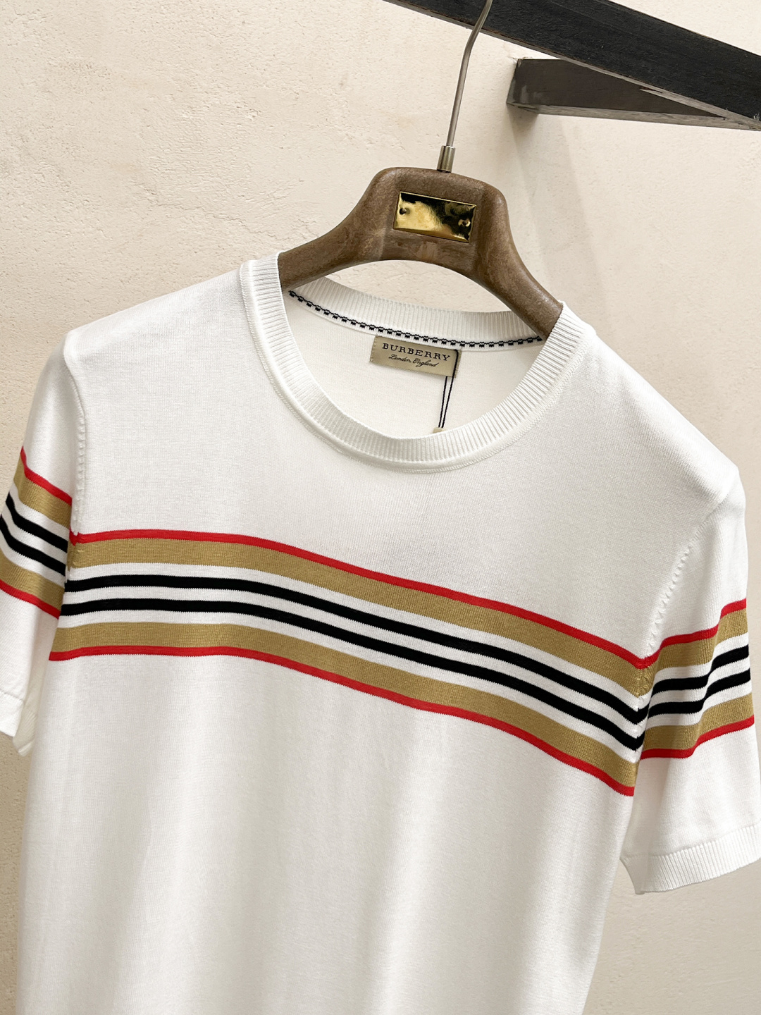 2026春夏新款男士顶级圆领针织短袖T恤，品牌最新设计元素！既不单调也不复杂,恰到好处的展现品味！客供定