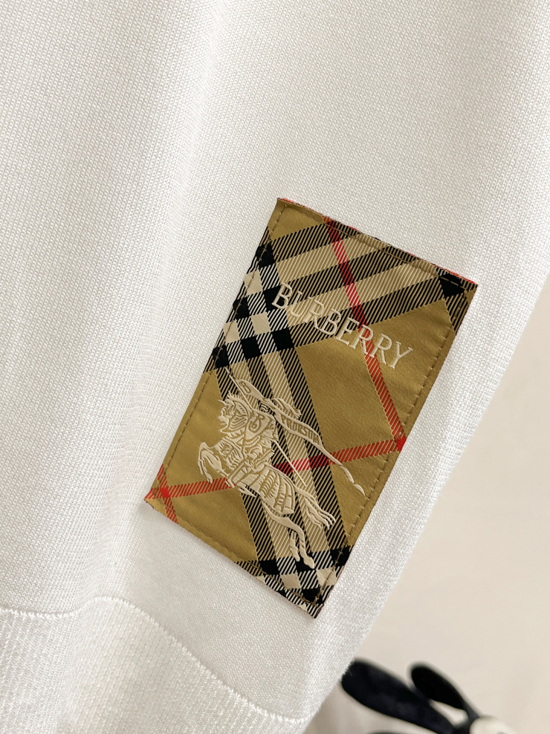 2026春夏新款男士顶级圆领针织短袖T恤，品牌最新设计元素！既不单调也不复杂,恰到好处的展现品味！客供定