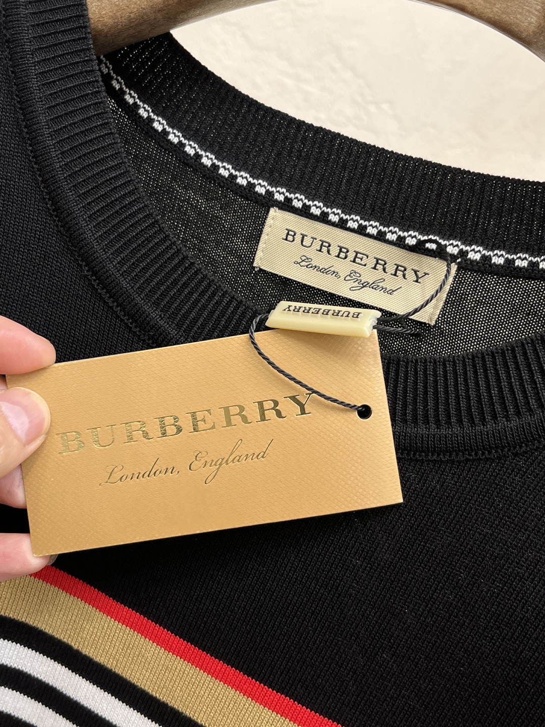 2026春夏新款男士顶级圆领针织短袖T恤，品牌最新设计元素！既不单调也不复杂,恰到好处的展现品味！客供定