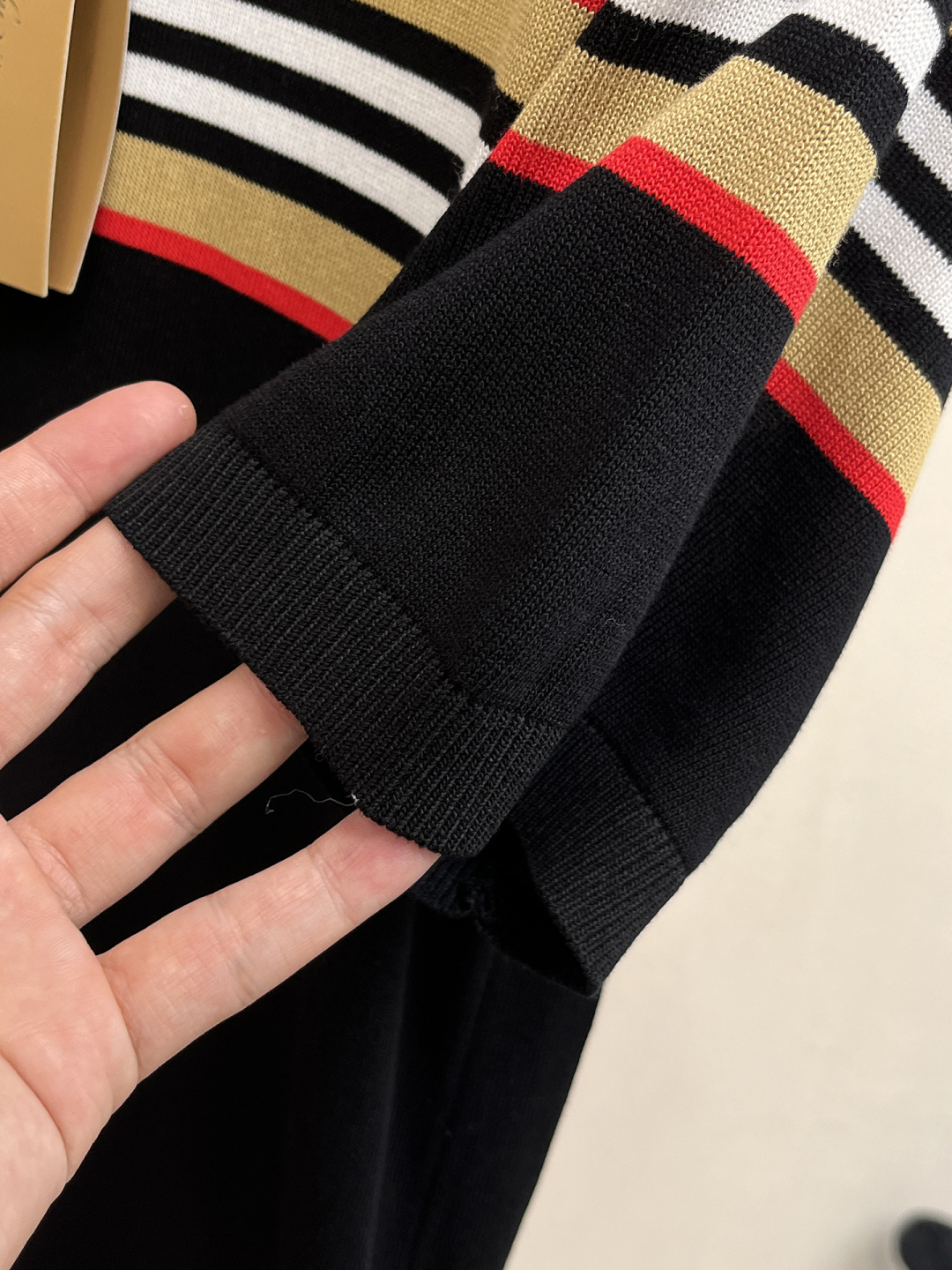 2026春夏新款男士顶级圆领针织短袖T恤，品牌最新设计元素！既不单调也不复杂,恰到好处的展现品味！客供定