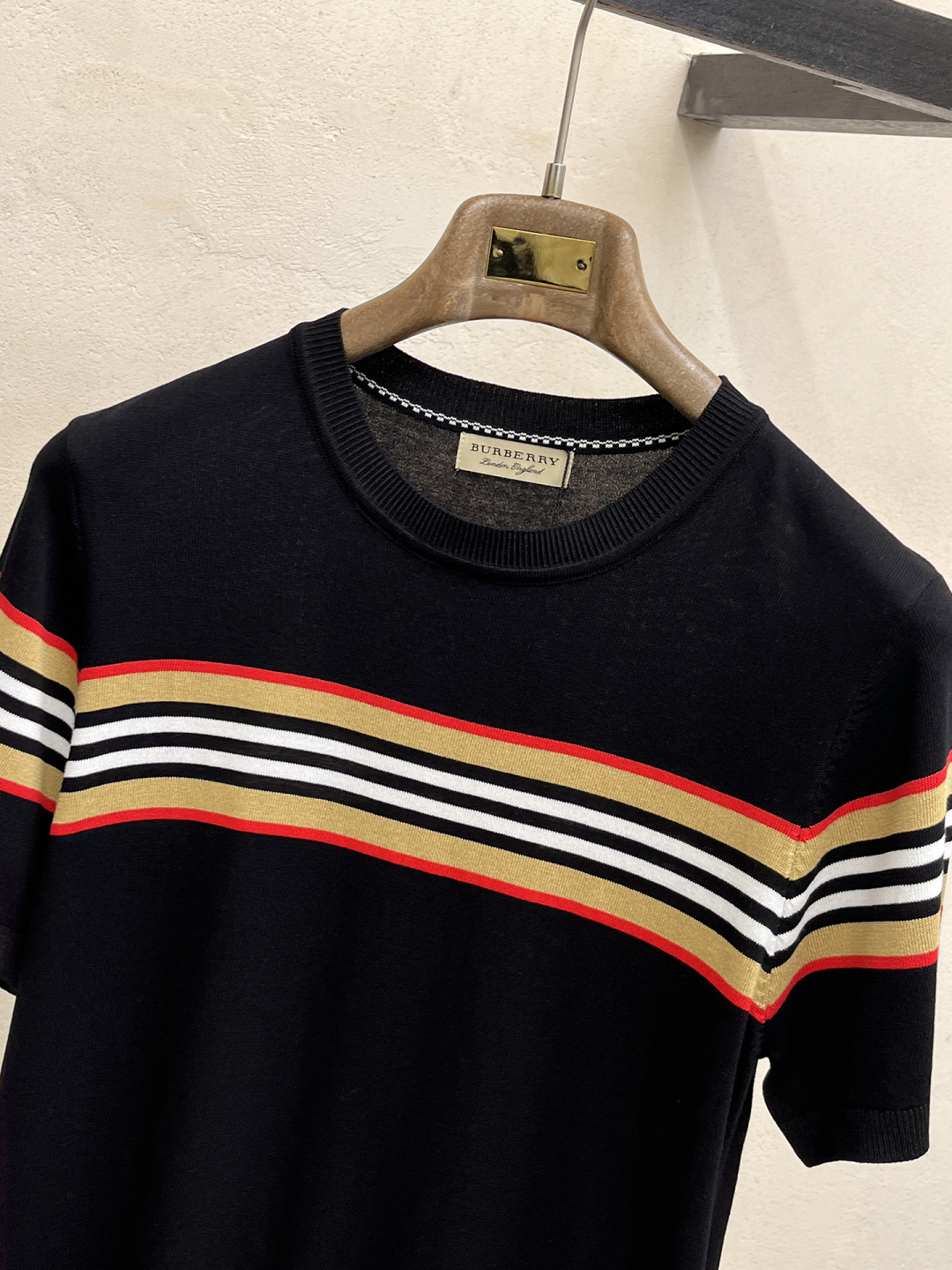 2026春夏新款男士顶级圆领针织短袖T恤，品牌最新设计元素！既不单调也不复杂,恰到好处的展现品味！客供定