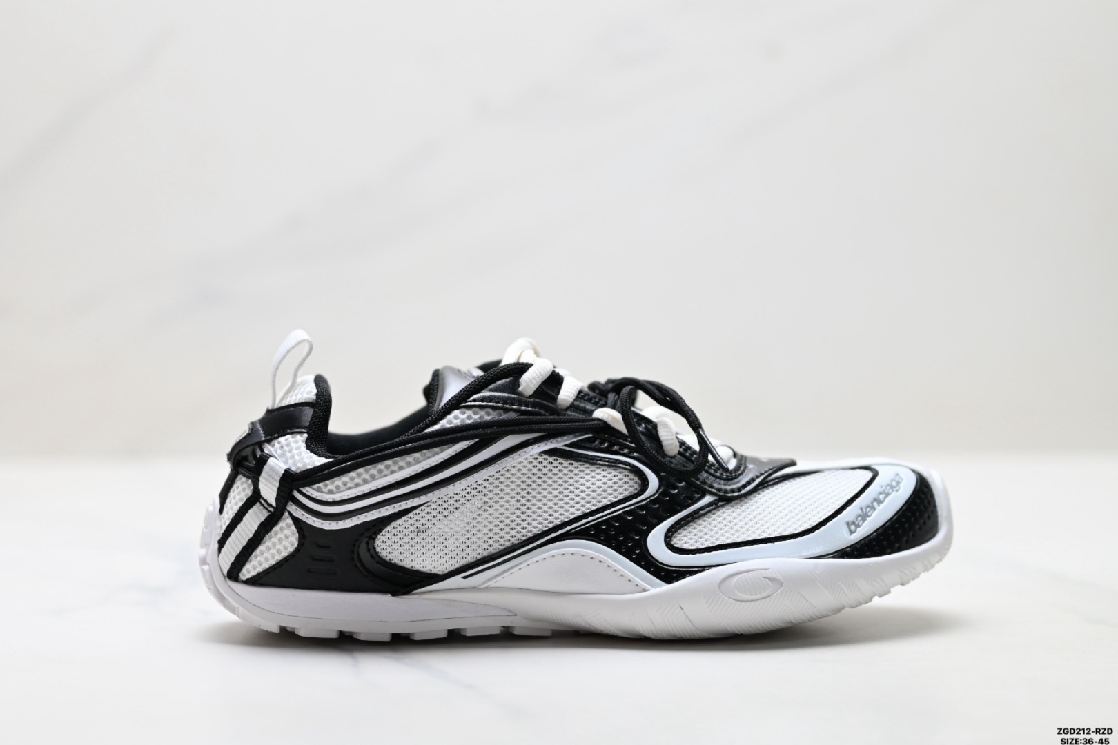 【01810】Nike Air Zoom Vomero 18 Running Shoes
