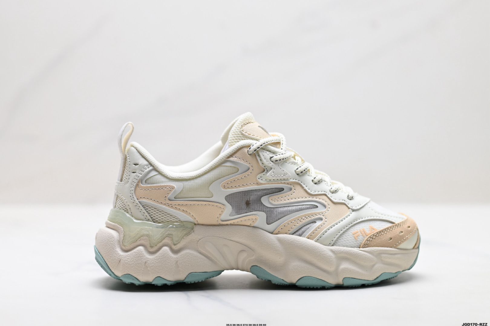【06457】FILA FERN 3 Low-Top Sneakers Size: 35.5-40