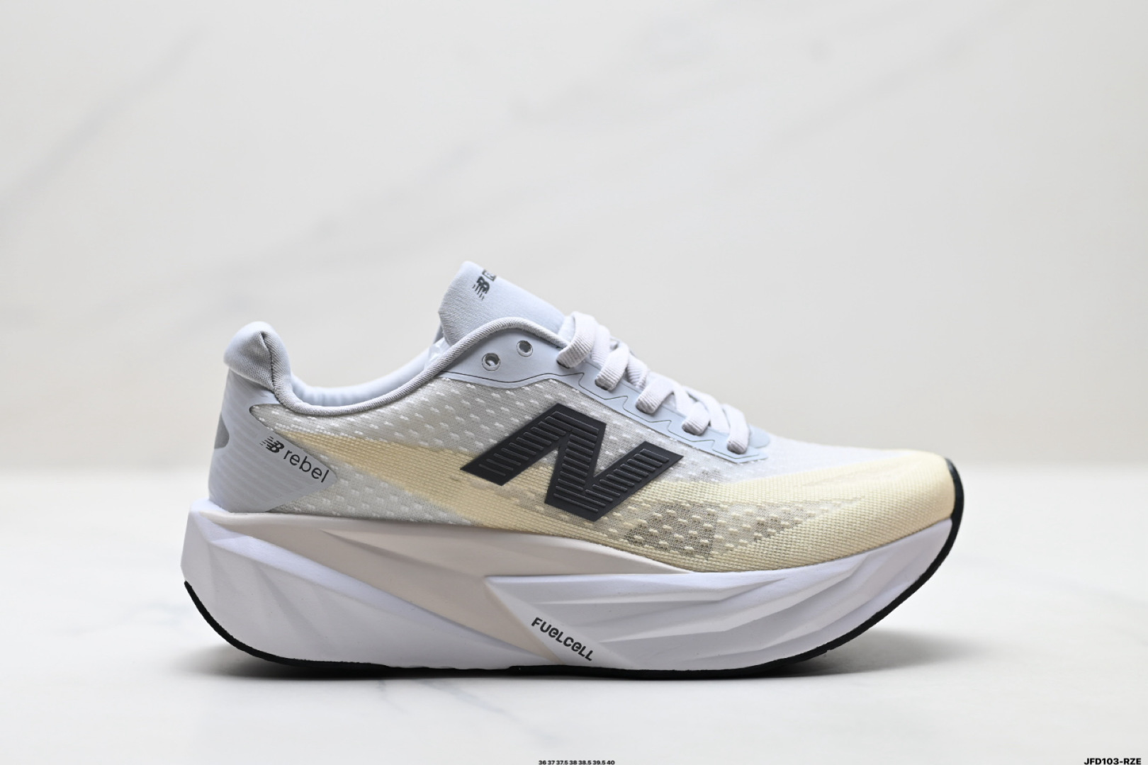 【06662】New Balance FuelCell Running Shoes