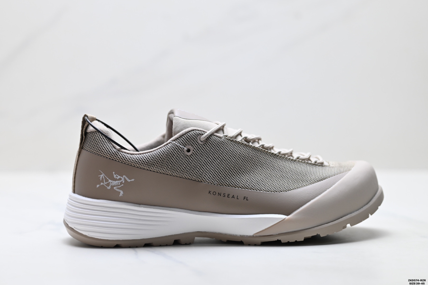 【07045】Arc'teryx SYLAN Running Shoes Size: 39-45