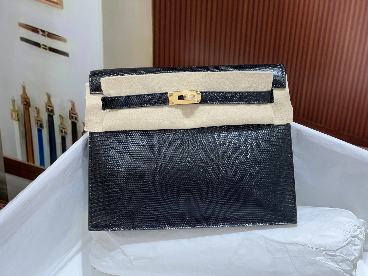 NO:701131,Dancing bag 22CM. Black gold buckle. Five pieces of skin to make one. hc imported lizard skin, top hand sewing, real shot, Hermes, hermes, Hermes,19860909跳舞包 22CM. 黑色 金扣 五张皮做一个 hc进口蜥蜴皮,顶级手工缝制,实拍,爱马仕,hermes,Hermes,,Bag