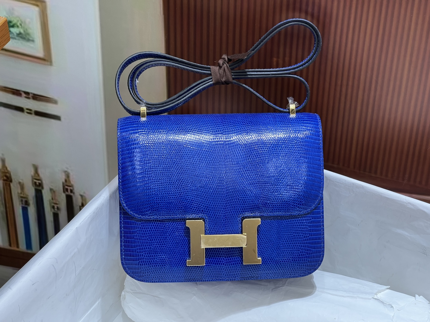 NO:698235,Kangkang 19CM sapphire blue gold buckle hc imported lizard skin real shot silver buckle 5 pieces of skin to make a bag the texture and leather surface are super beautiful top hand sewing craftsmanship, Hermes, Hermes, Hermes,19860909康康19CM 宝蓝色金扣 hc进口蜥蜴皮 实拍银扣 5张皮 做一个包 纹理和皮面都超级漂亮 顶级手缝工艺,爱马仕,hermes,Hermes,,Bag