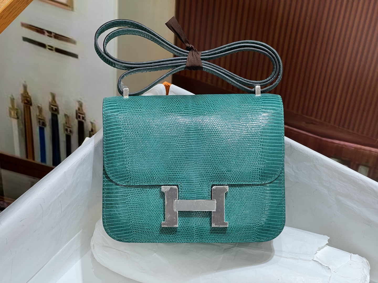NO:700334,Kangkang 19CM peacock blue silver buckle hc imported lizard skin real shot silver buckle 5 skins to make a bag texture and leather surface are super beautiful top hand sewing craftsmanship, Hermes, Hermes, Hermes,19860909康康19CM 孔雀蓝银扣 hc进口蜥蜴皮 实拍银扣 5张皮 做一个包 纹理和皮面都超级漂亮 顶级手缝工艺,爱马仕,hermes,Hermes,,Bag