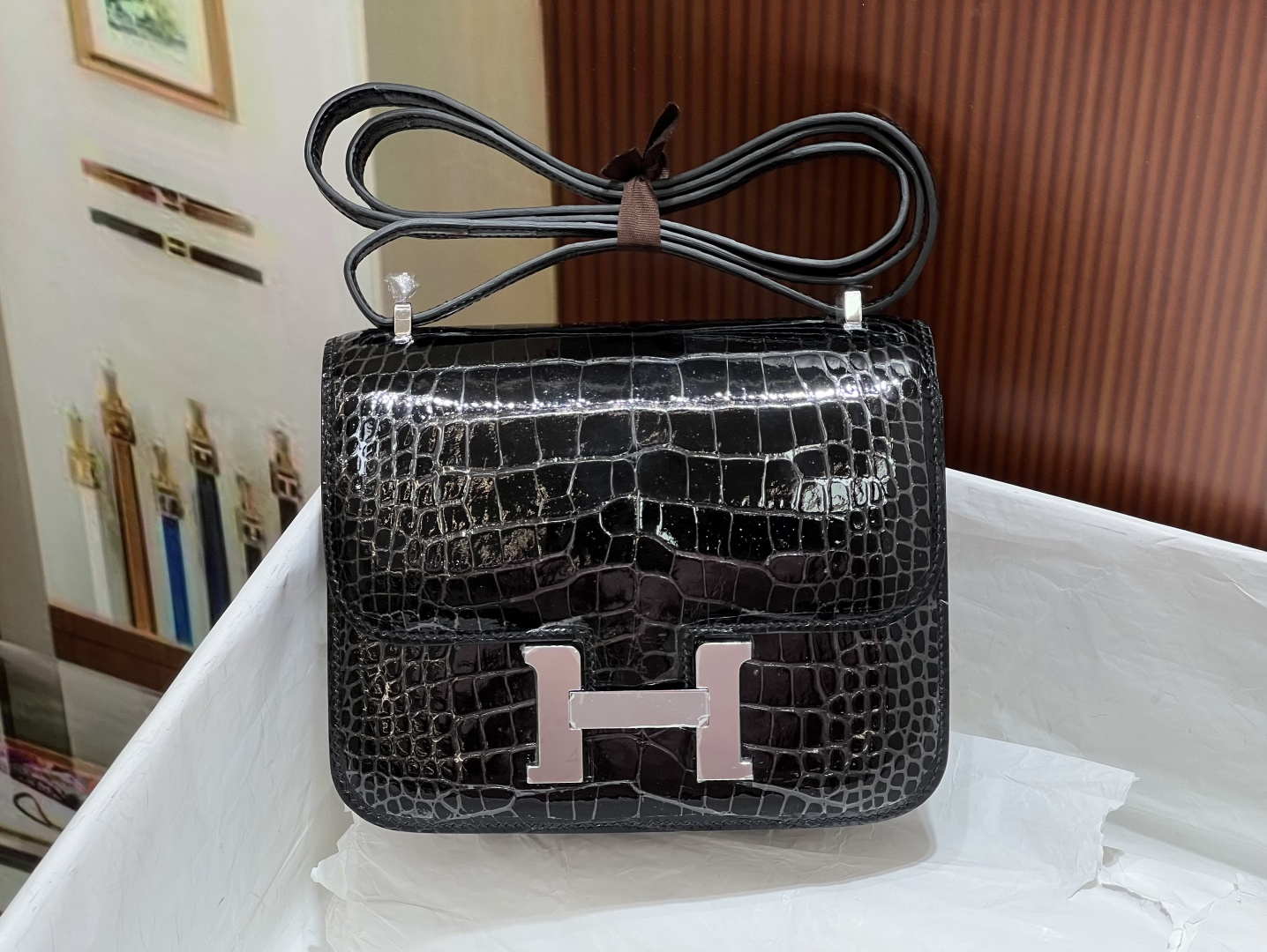 NO:699807,Black silver buckle Kangkang 19CM. Hc imported American crocodile, high-gloss crocodile leather, hand-sewn with top wax thread!  Real shot texture,Hermes,hermes,crocodile skin,Hermes,19860909黑色银扣 康康19CM. Hc进口美洲鳄,高光鳄鱼皮,顶级蜡线手工缝制！实拍纹理,爱马仕,hermes,crocodile skin,Hermes,,Bag