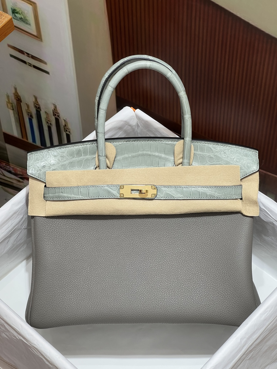 NO:698409,Crystal gray and cumulonimbus gray Touch30 Nile crocodile Imported Nile crocodile with togo leather Real shot texture Top hand sewing Full set of hand-made nails, Hermes, Hermes, Hermes,19860909水晶灰拼积雨云灰 Touch30 尼罗鳄 进口尼罗鳄 搭配togo皮 实拍纹理 顶级手工缝制 全套手工钉,爱马仕,hermes,Hermes,,Bag