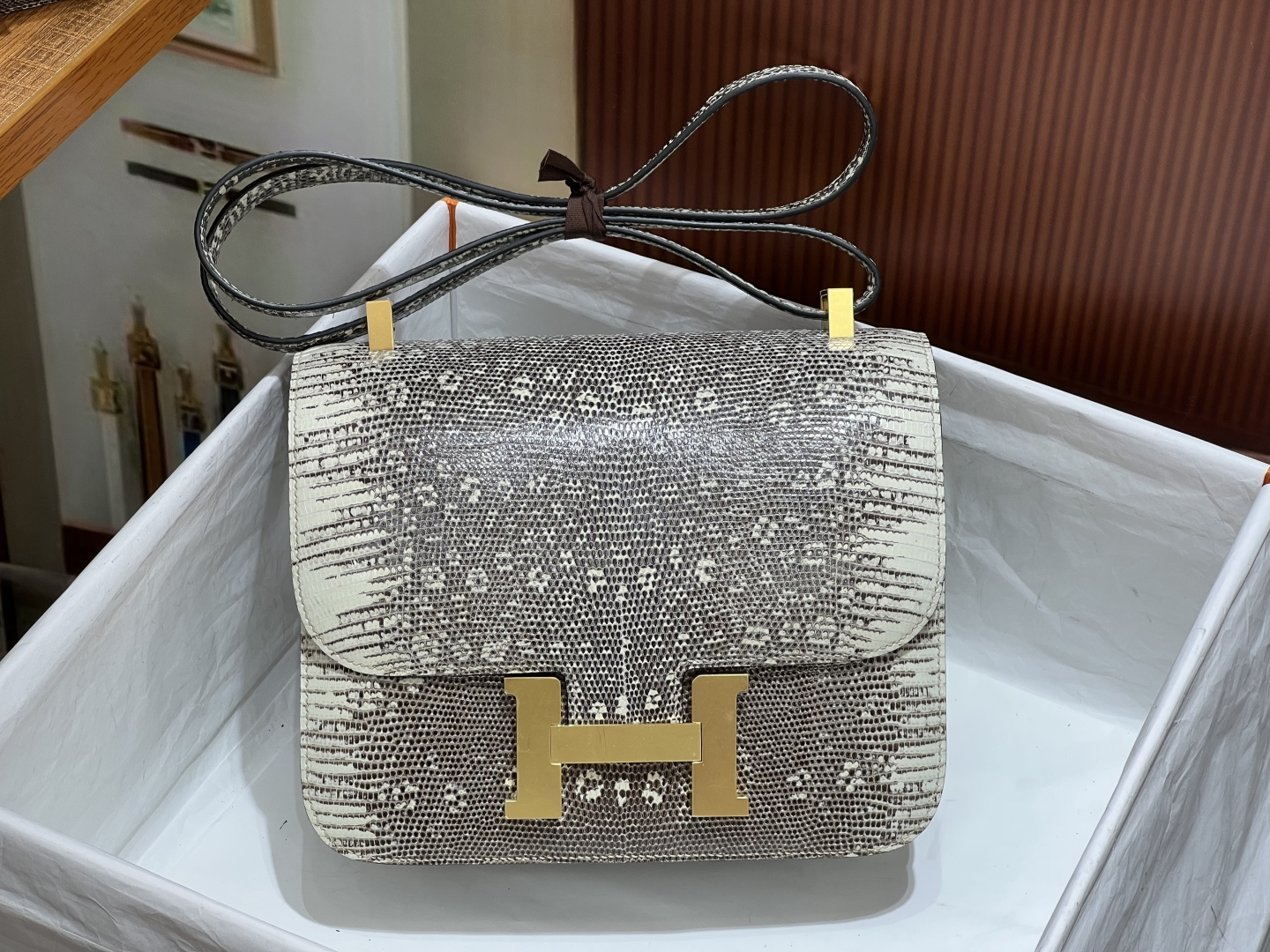 NO:700319,Original color, gold buckle, new release, Kangkang 24CM.hc imported original lizard skin, wax thread hand-stitching, real stock, Hermes, hermes, Hermes,19860909原花色 金扣 新出 康康24CM.hc进口原厂蜥蜴皮 蜡线手缝 现货实拍,爱马仕,hermes,Hermes,,Bag