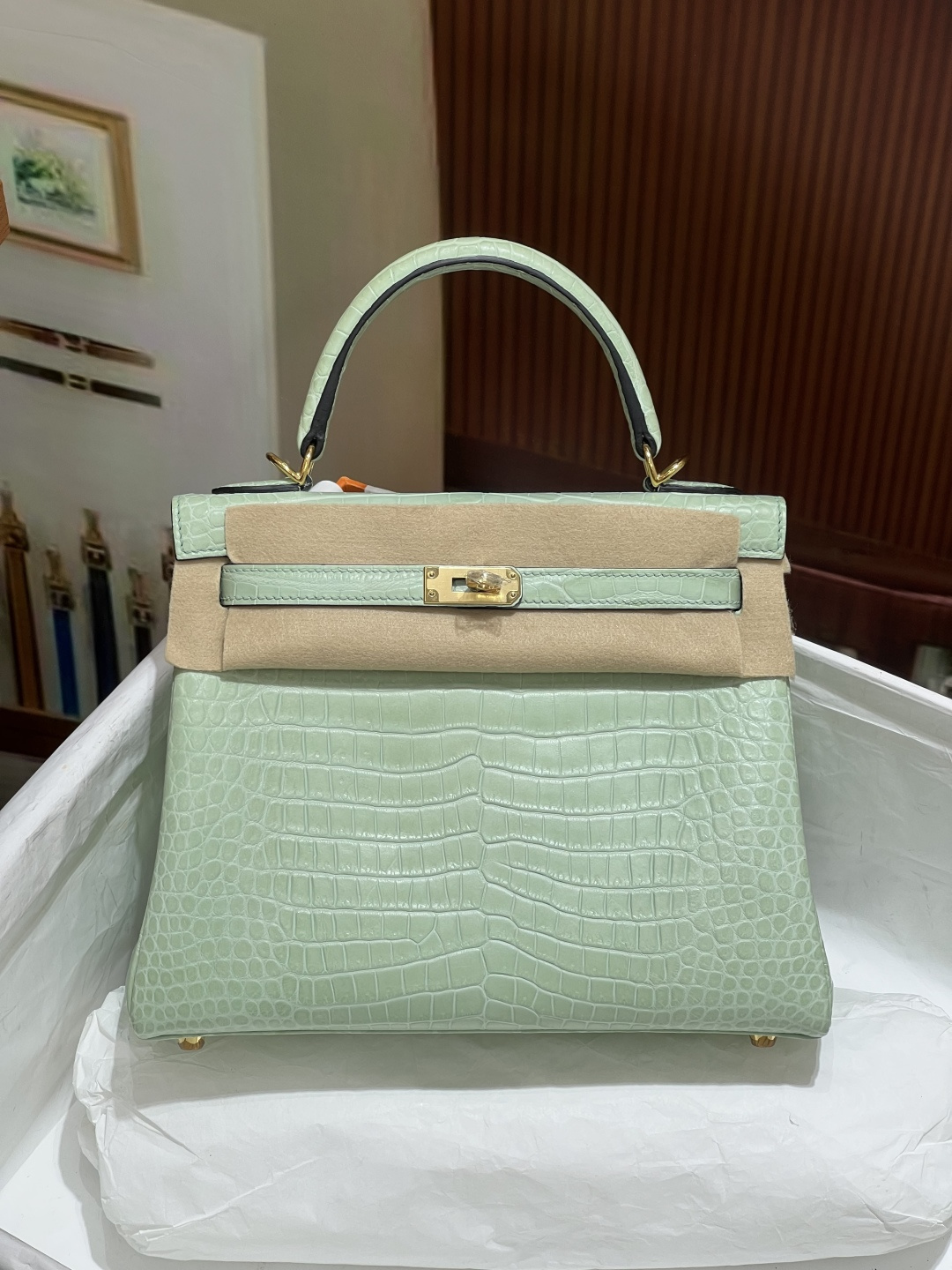 NO:700680,Kelly 25CM. Mint green gold buckle Hc imported crocodile, real shot texture in stock, new release, three leather pairs Z, top hand sewing craftsmanship, Hermes, Hermes, Hermes,19860909凯丽Kelly 25CM. 薄荷绿金扣 Hc进口湾鳄,实拍纹理现货 新出 三张皮对版Z 顶级手缝工艺,爱马仕,hermes,Hermes,,Bag