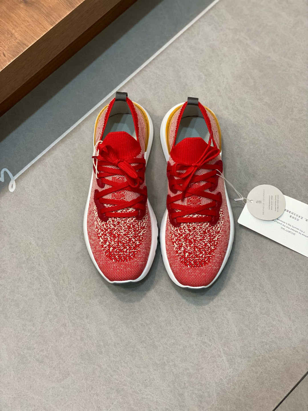 NO:222455,Brand Brunello Cucinelli Color Original Color Pair Number 39-44 Customized 38.45 Price Material BC New Style Casual Shoes!  Original single quality This brand is the world's top luxury brand from Italy. The fabric is made of semi-polished full-grain calfskin   cloth imported from Italy. The inner part is a white benzene dyed breathable cloth, the brand's special logo movable foot pad is matched with ultra-light, high elastic and environmentally friendly white IP sole, the individual logo on the outsole and the unique fine-line groove design, the luxury instantly bursts out!  BC casual shoes, brunello cucinelli, cowhide19860909品牌Brunello Cucinelli 颜色原版配色 码数39-44定做38.45 价格 材质BC新款 休闲鞋！原单品质此品牌是来自意大利的世界顶级奢侈品牌 面料采用意大利进口半抛光全粒面小牛皮 布面,内里是本白色苯染专用透气布里,品牌专用logo活动脚垫,搭配超轻、高弹、环保的本白色IP鞋底,外底上的个性logo和独特的细纹凹槽设计,奢华度瞬间爆棚！,BC休闲鞋,brunello cucinelli,cowhide,Men's shoes