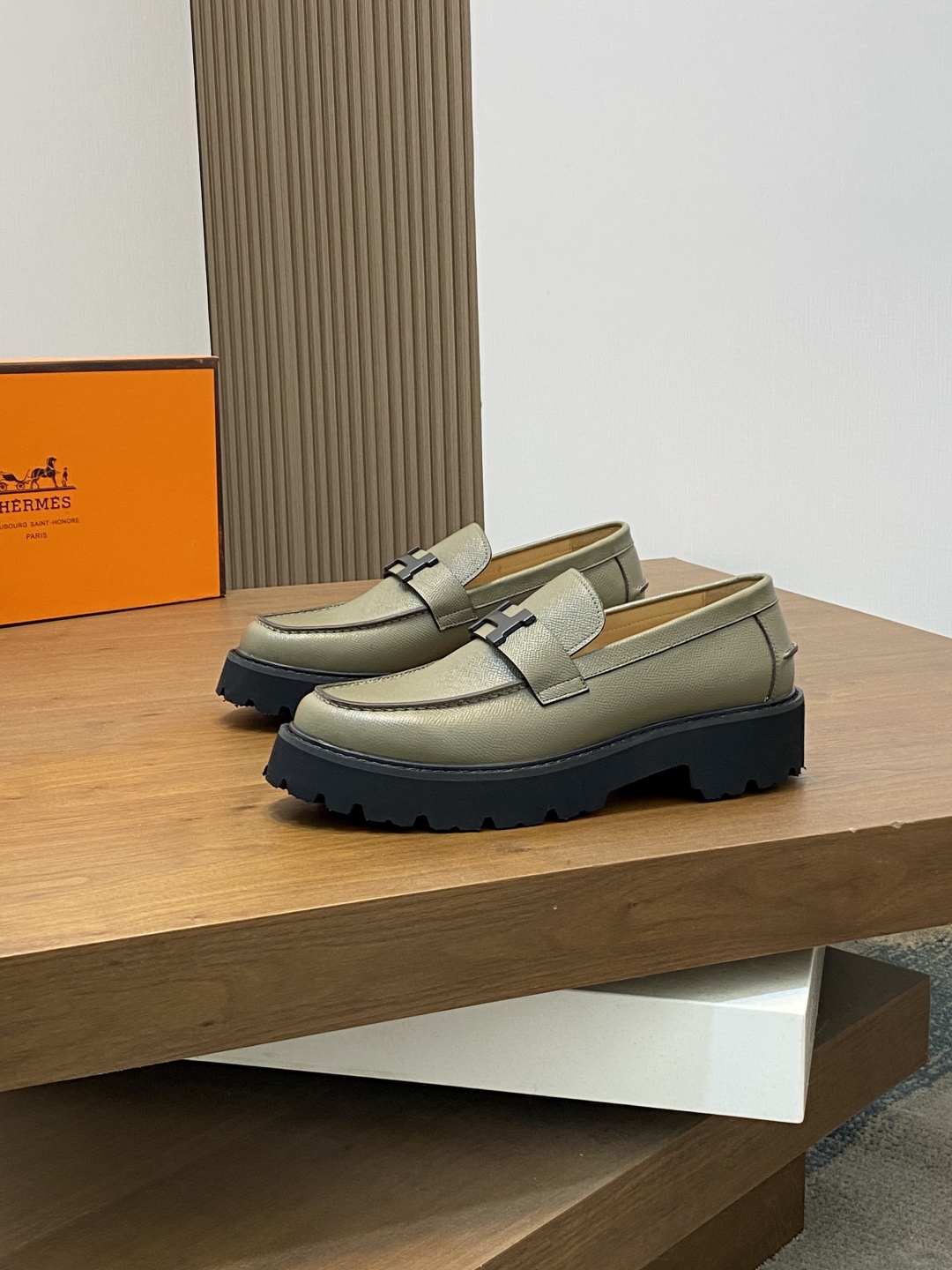 Hermès GAME Matte Calfskin Loafers with Kelly Buckle - Stylish Urban Look 4 cmp i1743957523012 4767 0 2