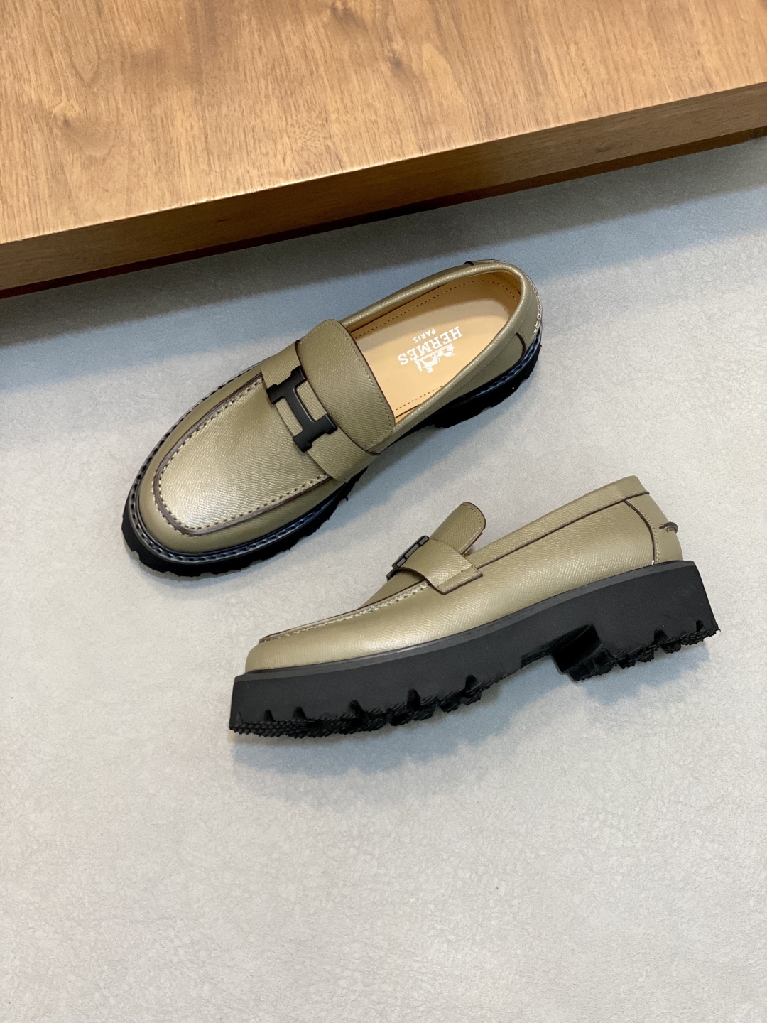 Hermès GAME Matte Calfskin Loafers with Kelly Buckle - Stylish Urban Look 6 cmp i1743957523024 2318 0 4