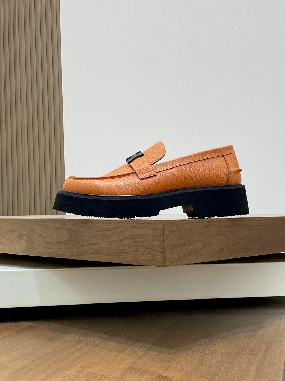 Hermes Men's Game Loafers in Calfskin Leather with Kelly Buckle - Slip-On Style 3 cmp i1743957574466 5315 0 1