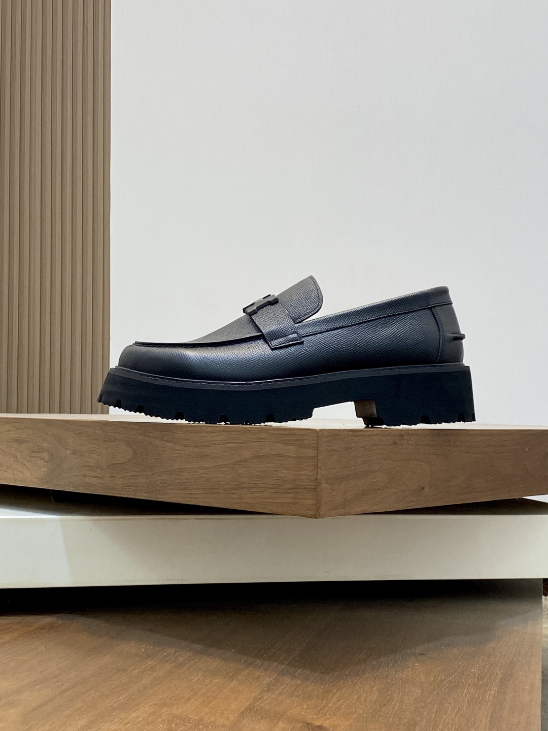 Hermès Men's Game Loafers in Matte Calfskin with Kelly Buckle 3 cmp i1743957588822 72 0 1