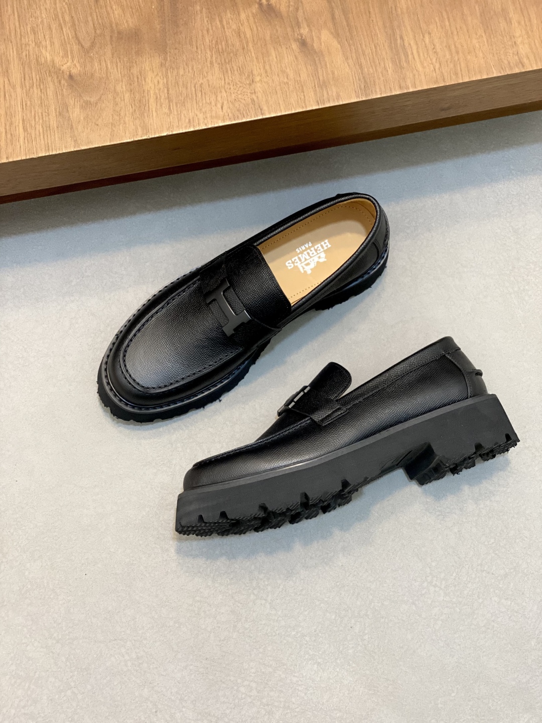 Hermès Men's Game Loafers in Matte Calfskin with Kelly Buckle 6 cmp i1743957588877 3051 0 4