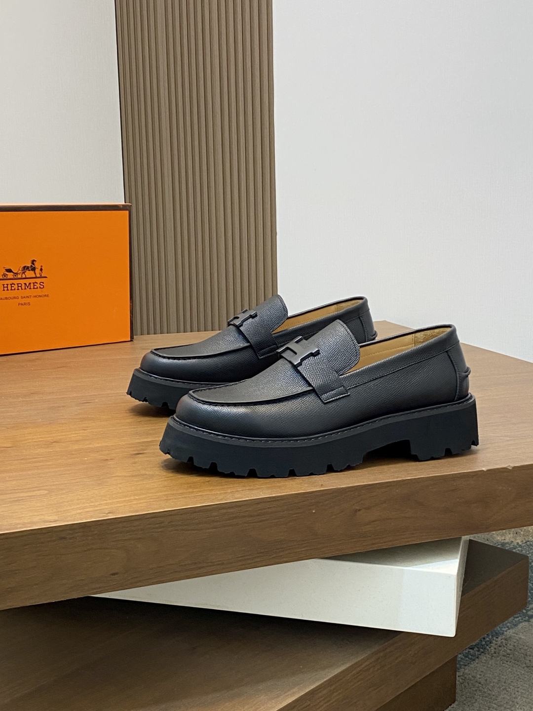 Hermès Men's Game Loafers in Matte Calfskin with Kelly Buckle 4 cmp i1743957651266 9791 0 2