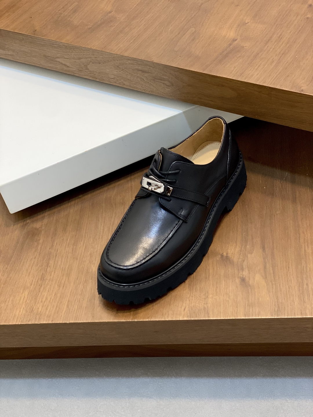 Hermes Men's Black Leather Loafers with Kelly Buckle - Urban Style 7 cmp i1743958057403 8445 0 5