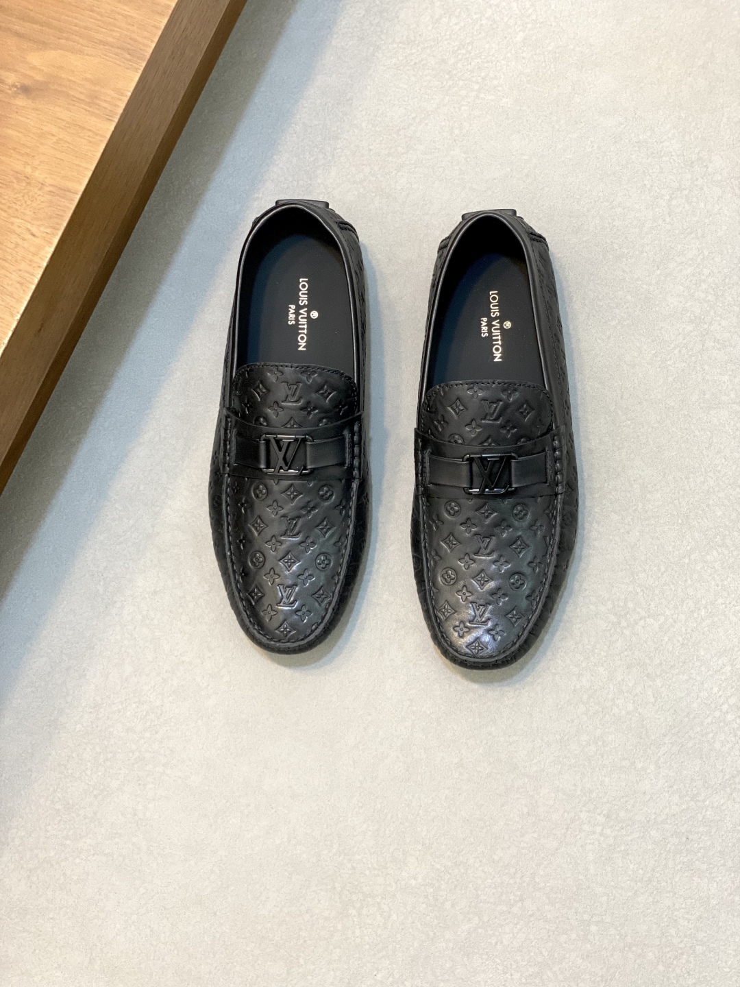 Louis Vuitton Men's Driving Shoes in Black Leather, Sizes 39-44 1 Louis Vuitton Men's Driving Shoes in Black Leather, Sizes 39-44