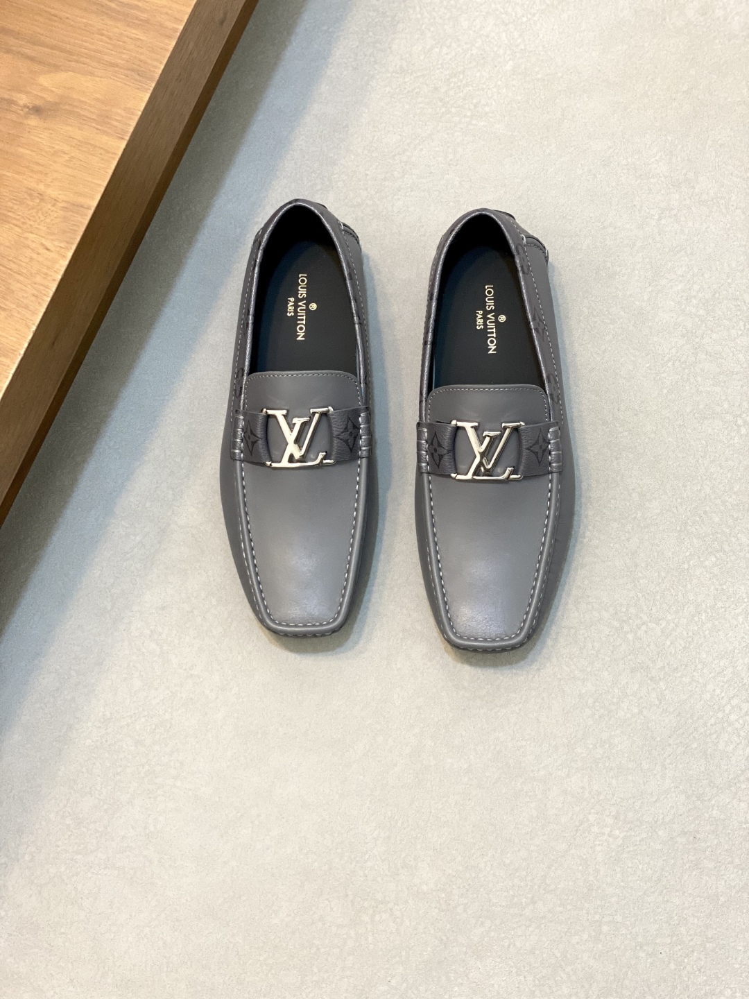 Louis Vuitton Men's Driving Loafers in Gray Leather, Sizes 39-44 2 cmp i1743958948935 4118 0 0