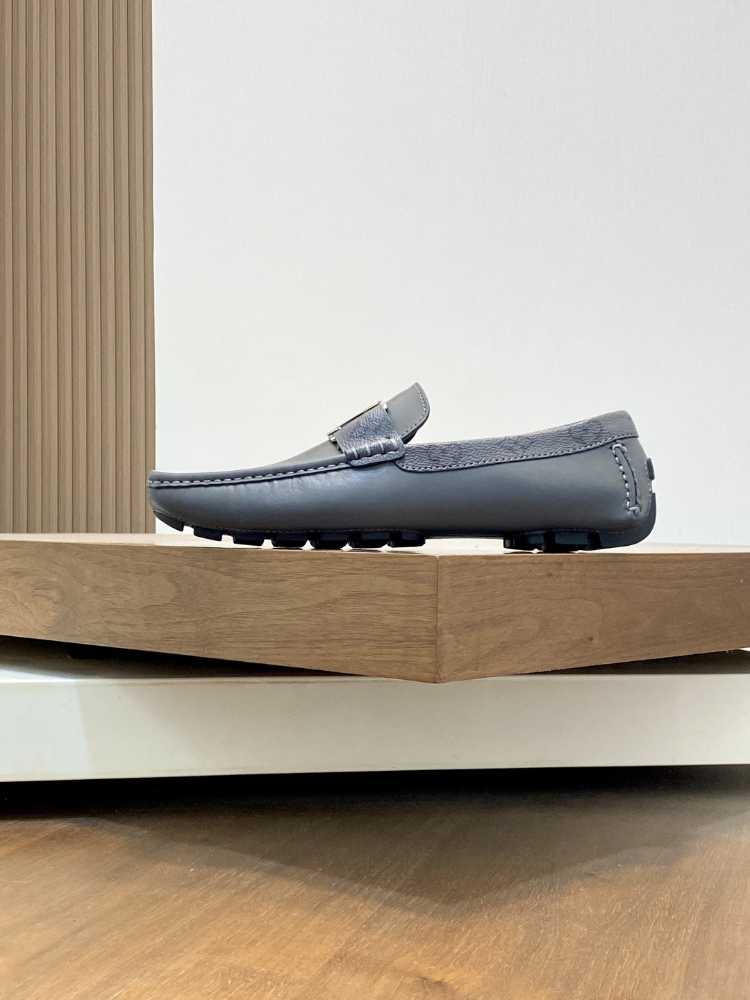 Louis Vuitton Men's Driving Loafers in Gray Leather, Sizes 39-44 3 cmp i1743959023747 5978 0 1