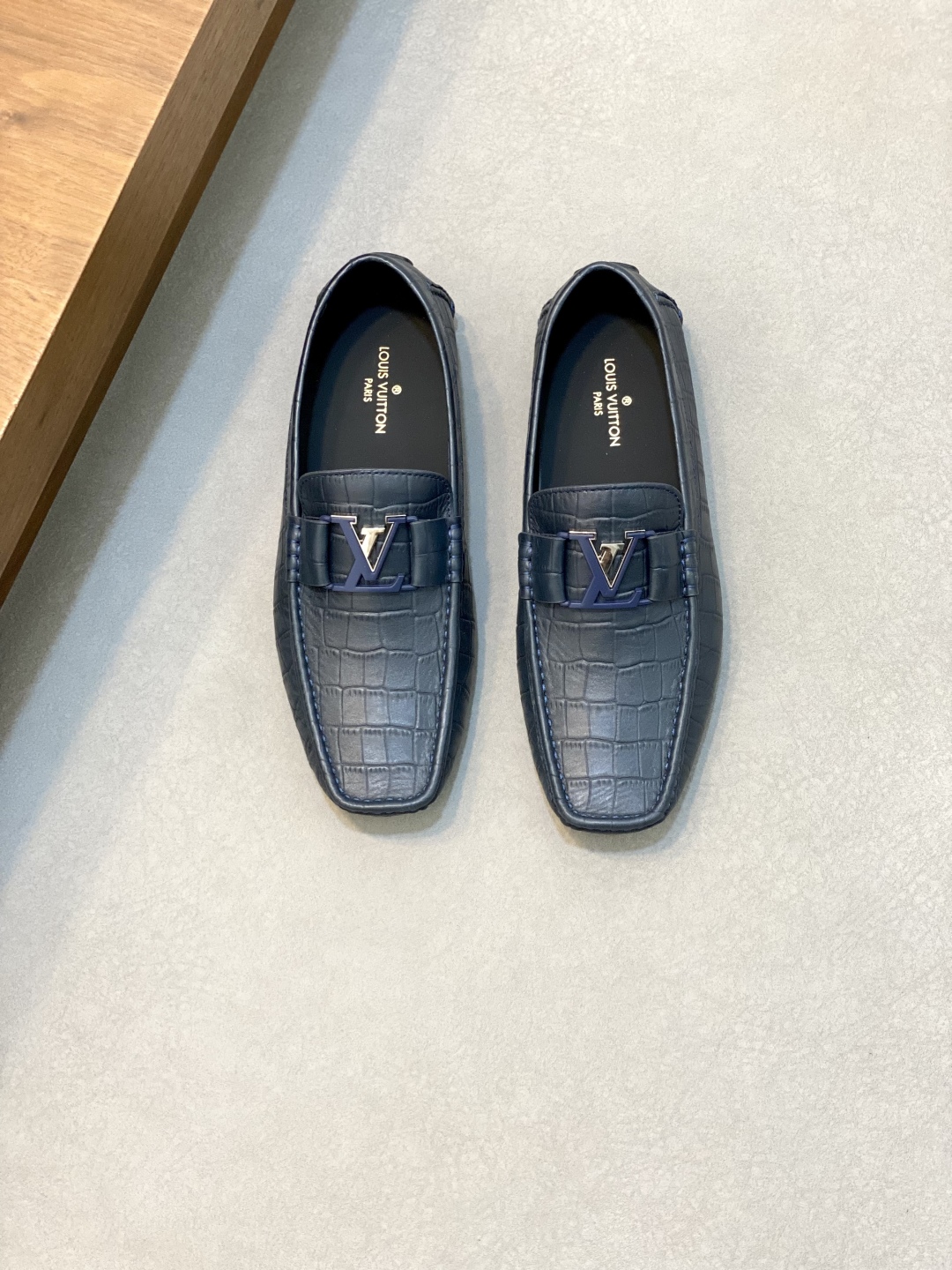 Louis Vuitton Men's Driving Loafers in Leather with Original Design | Size 39-44 2 cmp i1743959061520 9714 0 0