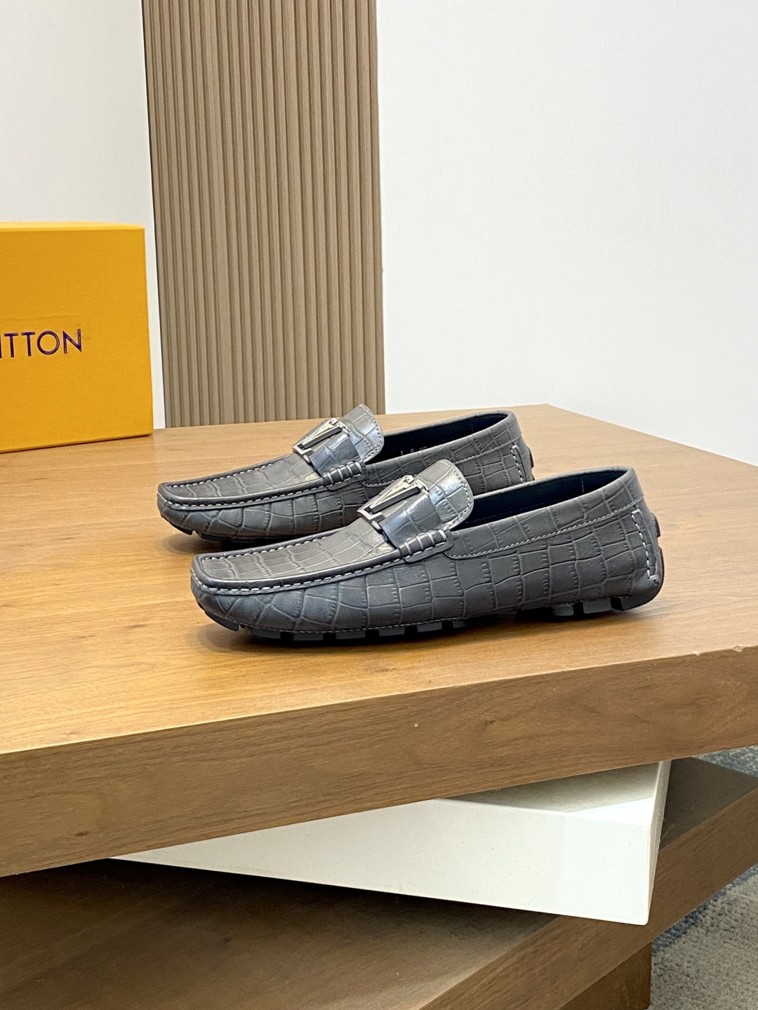 Louis Vuitton Men's Driving Moccasins Leather Loafers, Luxury Designer Shoes 4 cmp i1743959142096 1402 0 0
