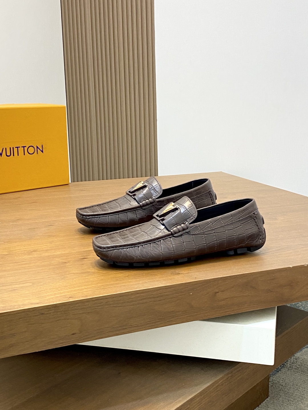 Louis Vuitton Men's Driver Loafers in Brown Croc-Embossed Leather, Size 39-44 4 cmp i1743959163285 732 0 0