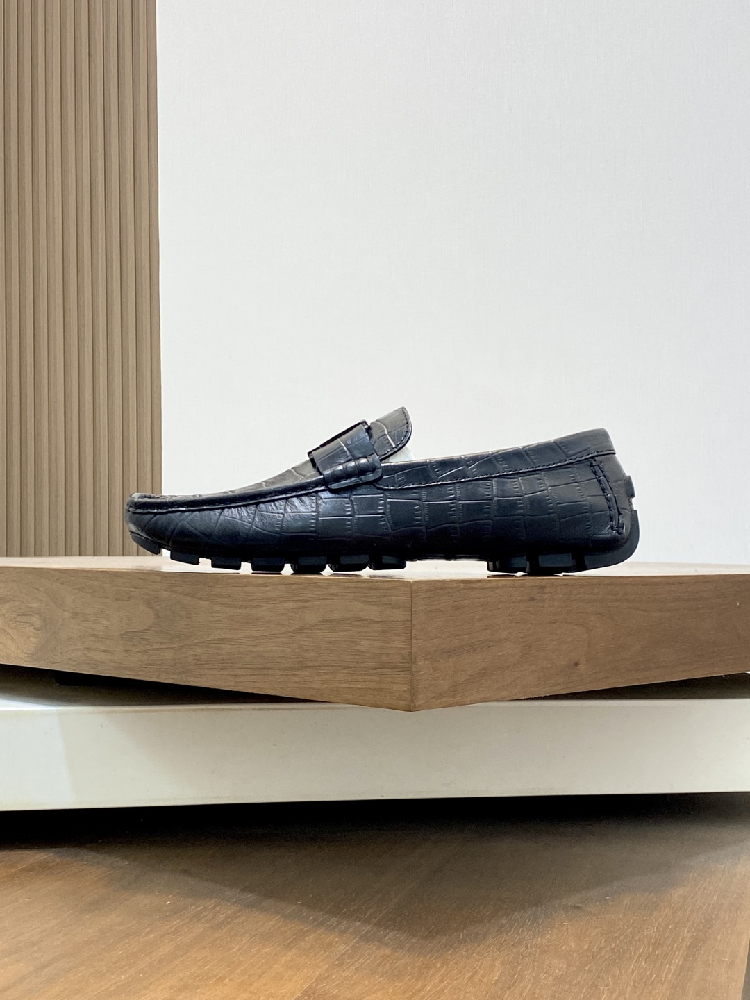 Louis Vuitton Men's Driving Loafers - Premium Leather, Comfortable & Stylish 3 cmp i1743959344693 9051 0 1