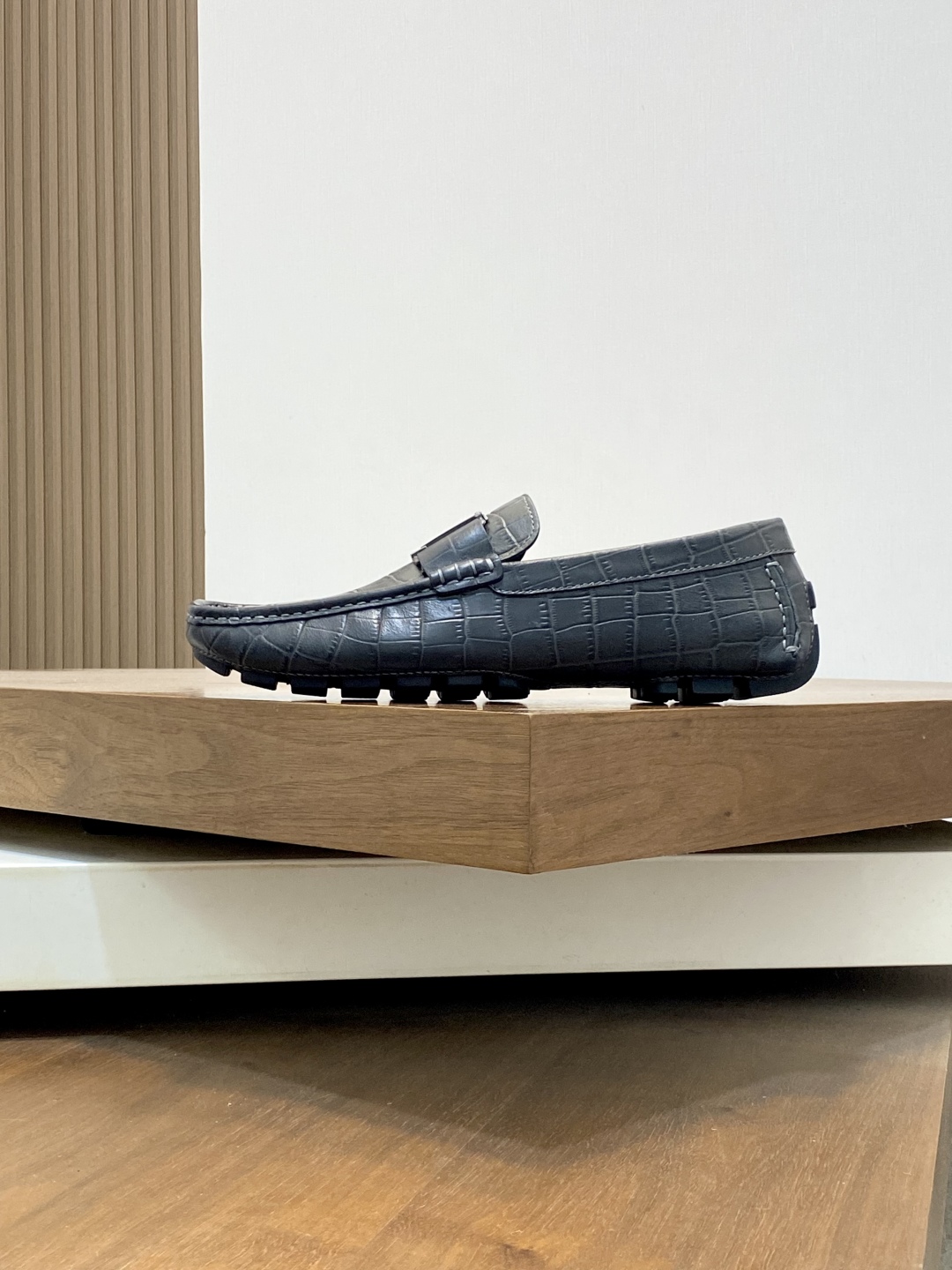 Louis Vuitton Men's Driving Moccasins Leather Loafers, Luxury Designer Shoes 3 cmp i1743959362127 5699 0 1